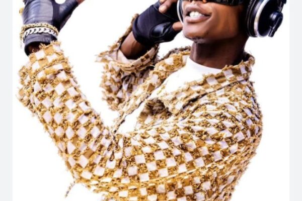 Jose Chameleone azagaragara mu birori byo kwishimira ibikombe cya APR FC
