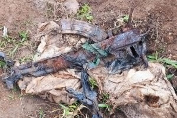 Umuturage yatoraguye imbunda yari itabye mu murima