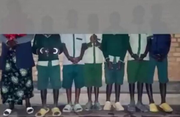 Gicumbi: Abanyeshuri bishe mugenzi wabo bamuziza ibiryo
