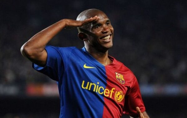 Samuel Eto’o yongeye gujya mu mazi abira