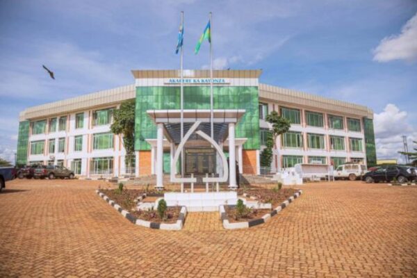 Kayonza: Umugabo w’imyaka 58 akekwaho kumara imyaka 18 asambanya umwana we