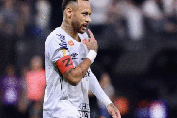 Neymar yongereye amasezerano muri Santos FC Neymar
