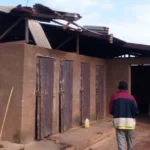 Umugabo yaheze mu bwiherero