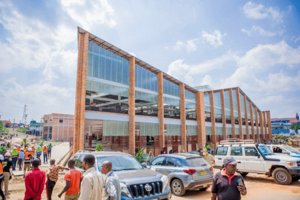 Amafaranga yinjizwa n’inzego z’ibanze mu Rwanda yikubye inshuro ebyiri, agera kuri miliyari 100 Frw